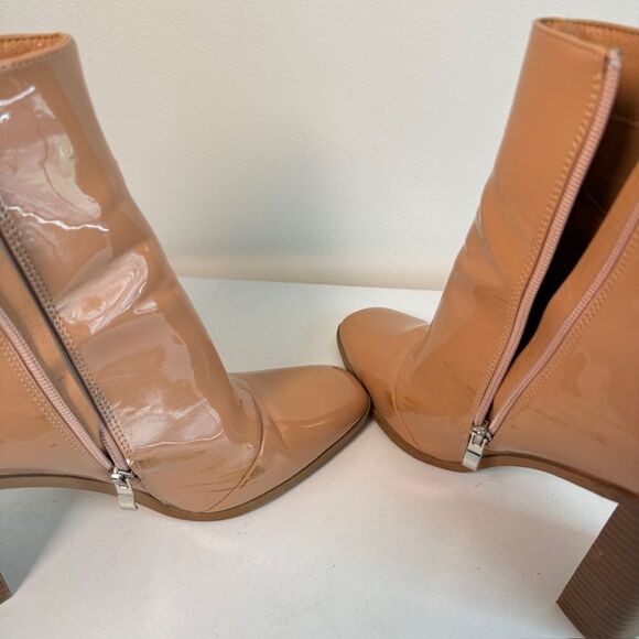 Glamorous- Beige Block Heel Boot in Patent - Picture 4 of 6